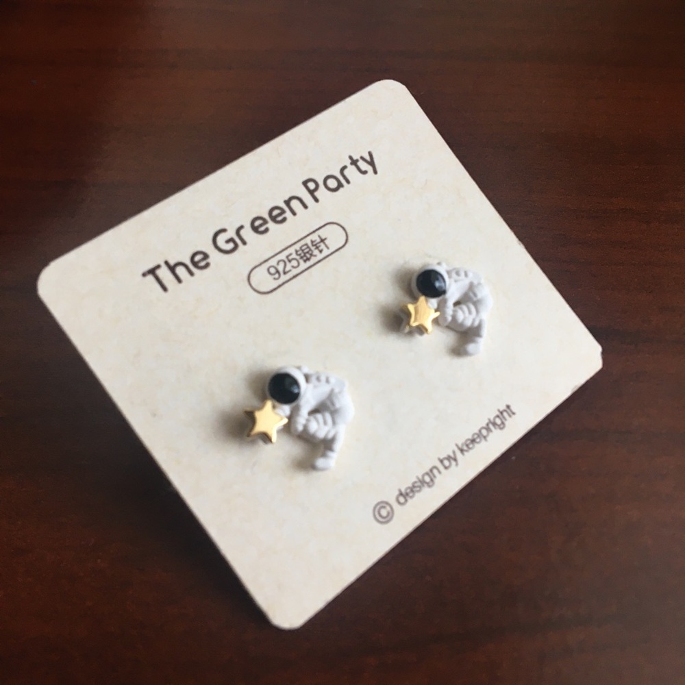 [SOLD] The Green Party astronaut star earrings